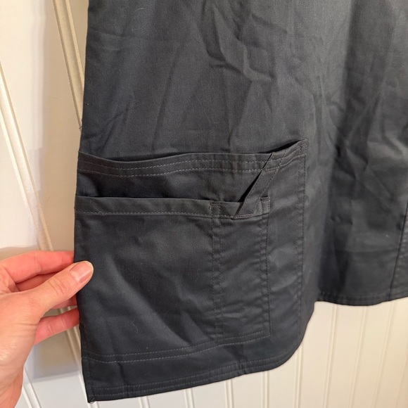 NWT Cherokee Women’s Core Stretch Scrub Top in Pewter Gray Size Medium - Picture 4 of 15